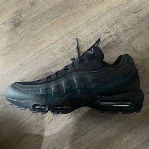 Nike size 12 air max 95
